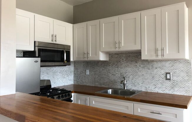 Studio, 1 bath, 275 sqft, $1,595, Unit 303