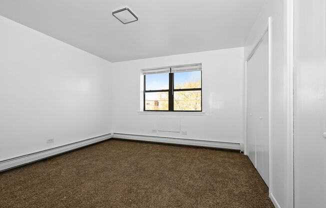 2 beds, 1 bath, 900 sqft, $1,495, Unit 7700 - 319