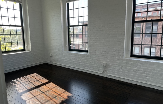 150 MOODY ST