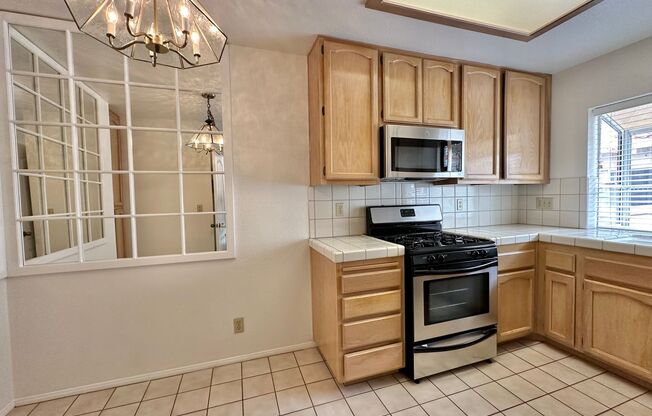 Desirable Tri-level Townhome in Carlsbad!