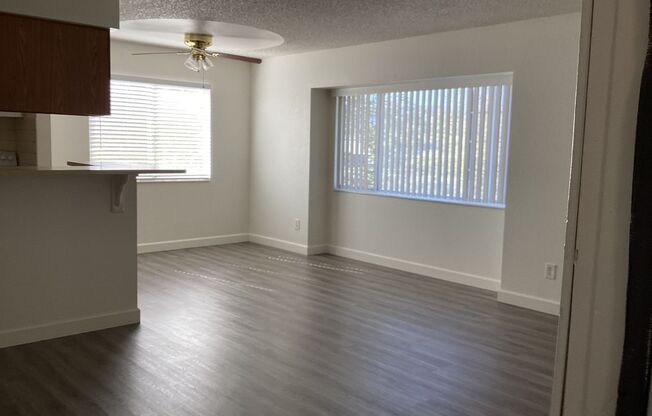 2 beds, 1 bath, 881 sqft, $1,400, Unit 2330