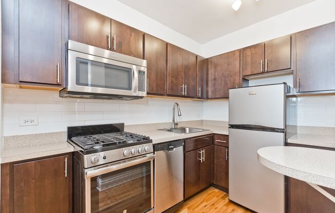 Ravenswood Vista Apartments