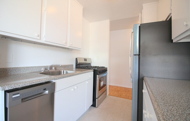 1 bed, 1 bath, $5,000, Unit 7C