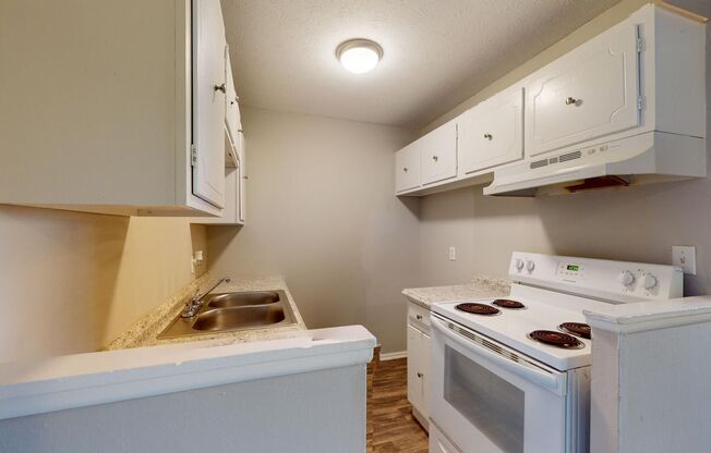 2 beds, 1 bath, 850 sqft, $925, Unit Unit 3