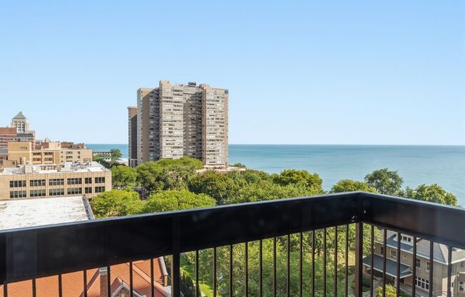 3 beds, 1.5 baths, $3,500, Unit 10C