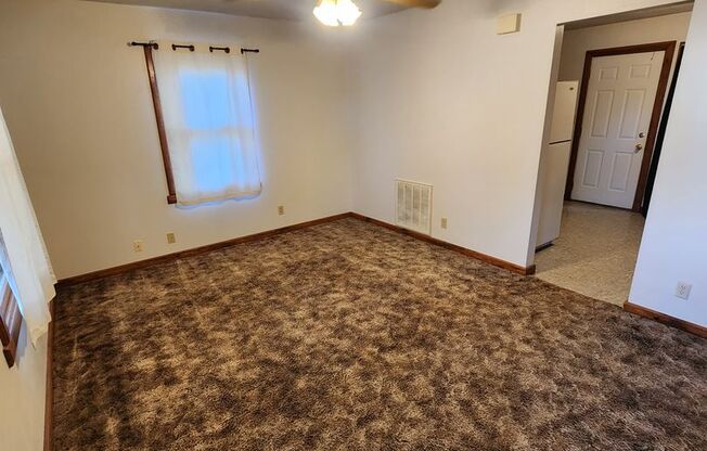 2 beds, 1 bath, $795