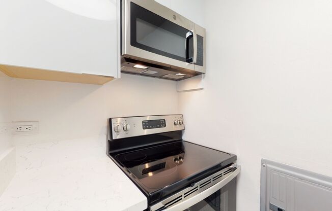 2 beds, 1 bath, 720 sqft, $2,325, Unit 213C