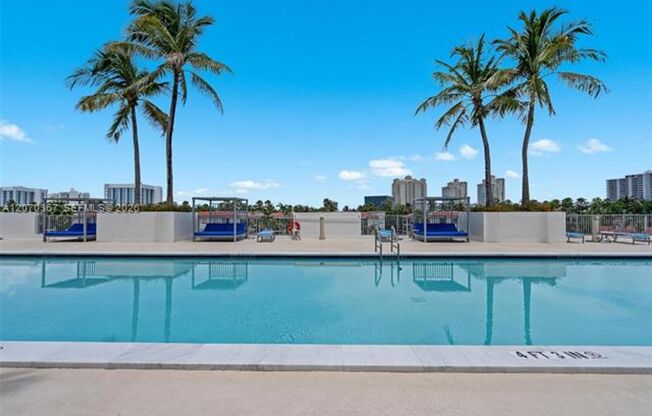3 beds, 2 baths, $4,300, Unit # 818