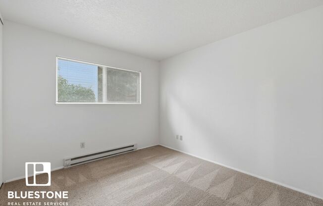 3 beds, 1 bath, 886 sqft, $1,795, Unit 19