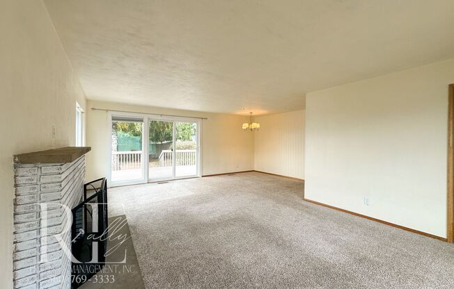 Enjoy Breathtaking Sunsets in the Heart of Manette