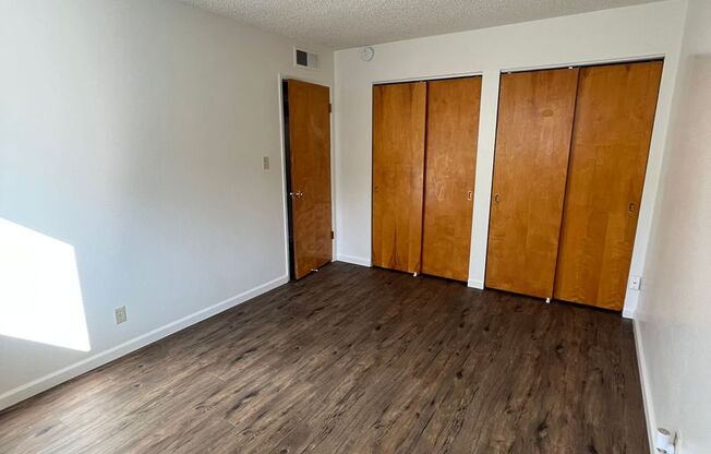 2 beds, 1 bath, 969 sqft, $1,250, Unit #3