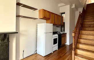 3 beds, 1.5 baths, $4,600, Unit 5C