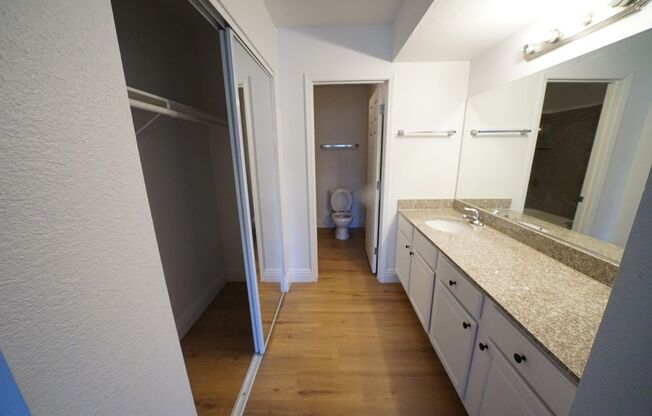 2 beds, 2 baths, $1,350, Unit Bldg 5