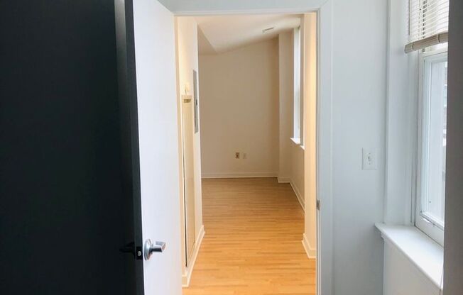 2 beds, 2 baths, 900 sqft, $2,099, Unit 307