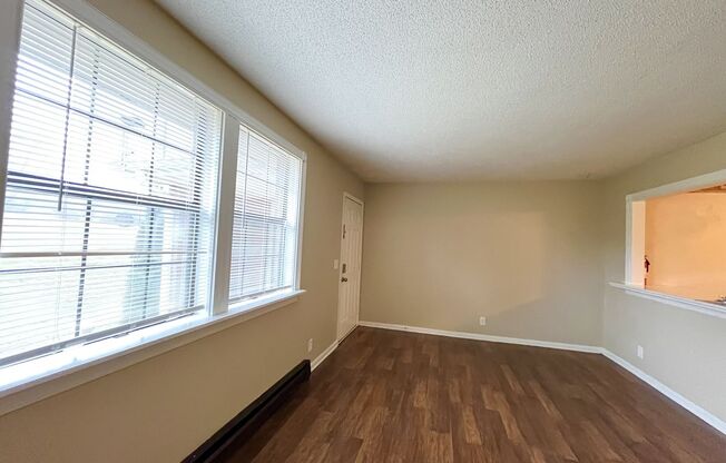 Great Hermitage Duplex with Excellent Storage Space!