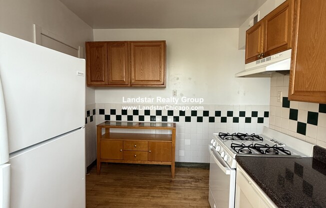 3052 W BERTEAU