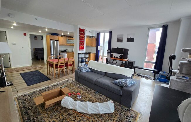 1 bed, 1 bath, 737 sqft, $1,995, Unit 5D