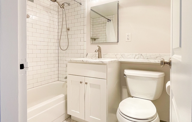 1 bed, 1 bath, 879 sqft, $3,750, Unit 11J