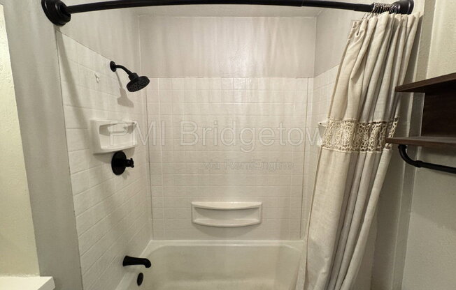 2 beds, 1 bath, 904 sqft, $2,190