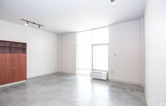 Studio, 1 bath, 835 sqft, $1,200