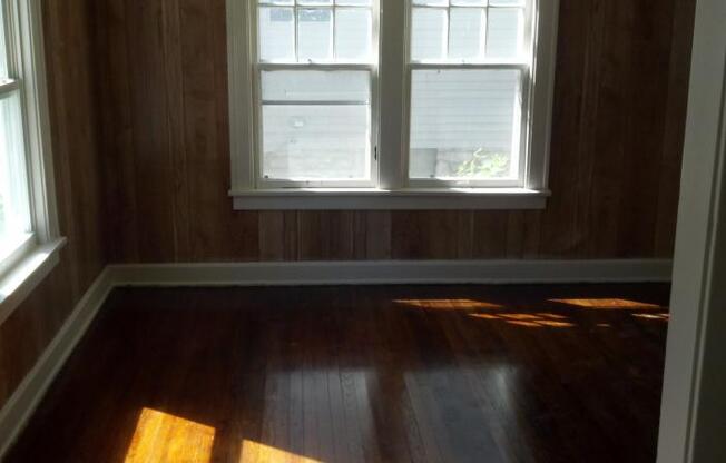 2404 E 69 TERRACE