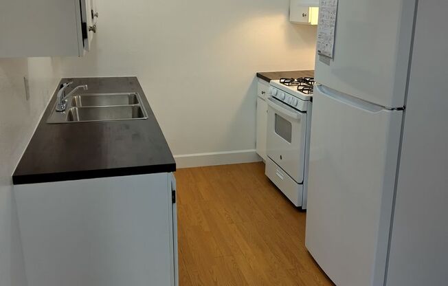 1 bed, 1 bath, $1,600, Unit 666B