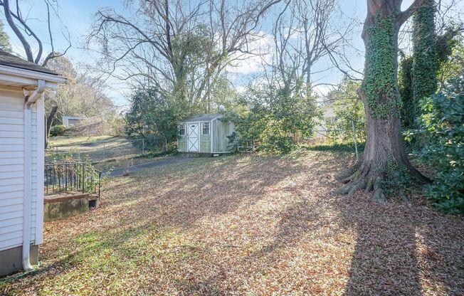 Move In Ready Three Bedroom Home!