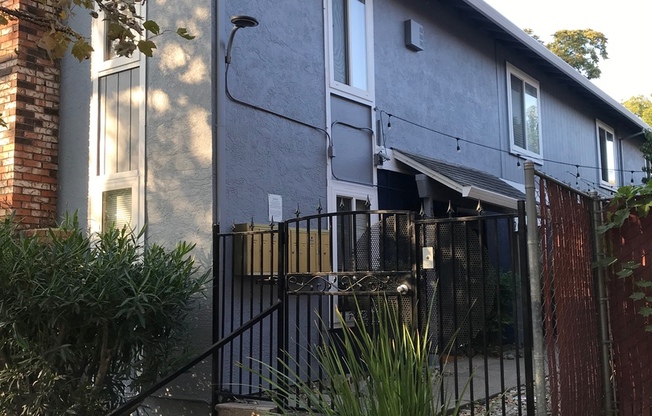 W St Apartments