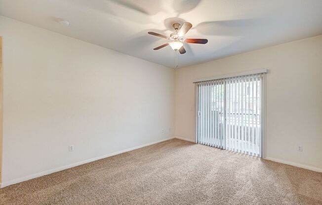 3 beds, 2 baths, $1,650, Unit # 136