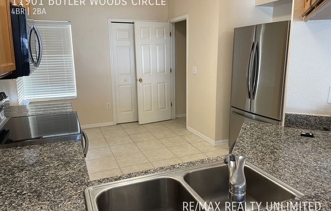 11901 BUTLER WOODS CIR