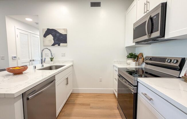 2 beds, 2 baths, 725 sqft, $2,745, Unit 2305