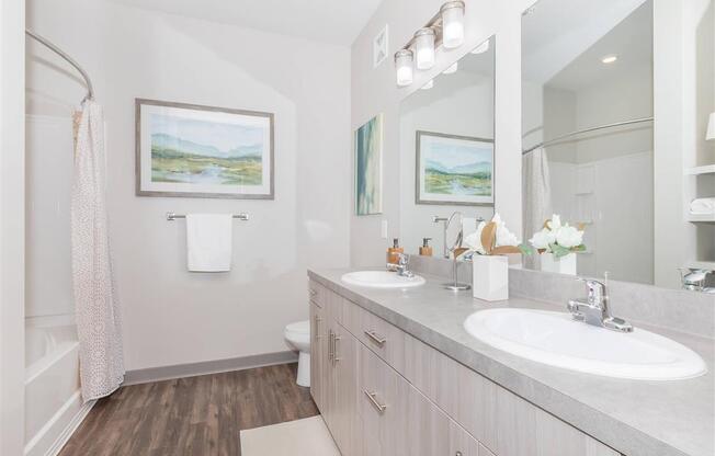 Updated One White Oak Bathrooms in Cumming, Georgia Apartment Homes for Rent