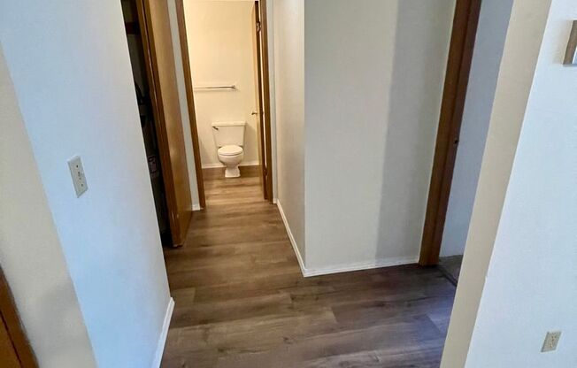 2 beds, 1.5 baths, 900 sqft, $1,600, Unit B301