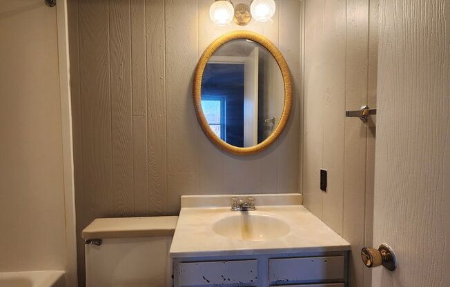 1 bed, 1 bath, $699, Unit #35