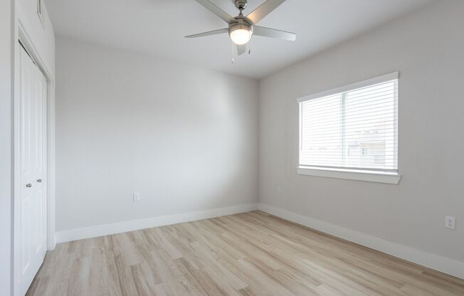 2 beds, 1 bath, 944 sqft, $1,449, Unit 333