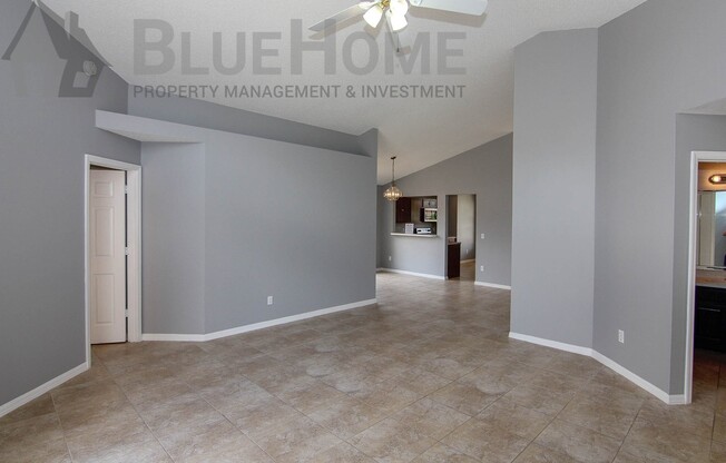 Newly Renovated 3/2/2 cul-de-sac home off the EconTrail