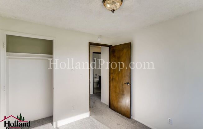 3 beds, 1.5 baths, 1,000 sqft, $1,645, Unit C