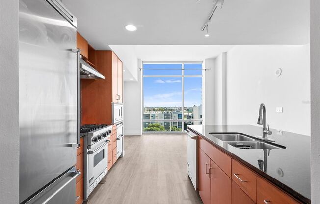 DOWNTOWN TAMPA CONDO!!
