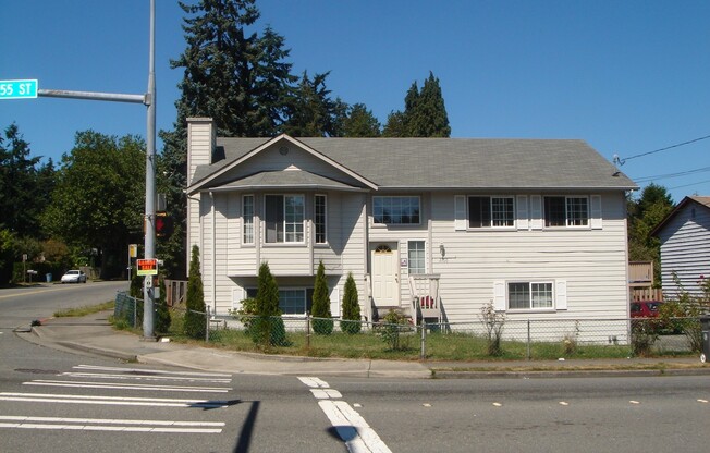 Newly remodel 4 bed 3 bath home in Shoreline
