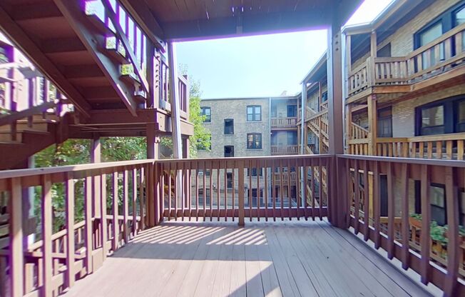 721-23 Briar