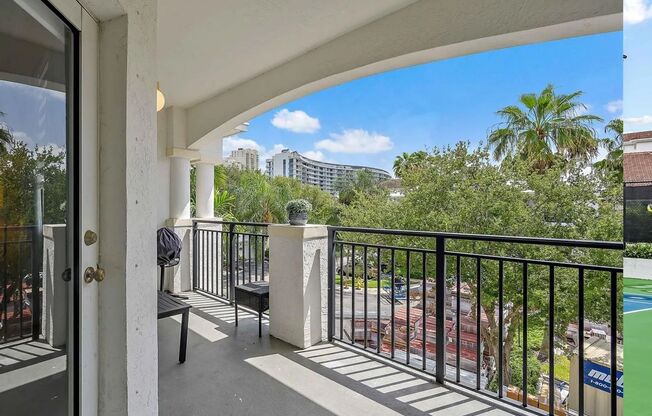 Gorgeous 2 bedroom 2 bath In Aventura on the Intercoastal