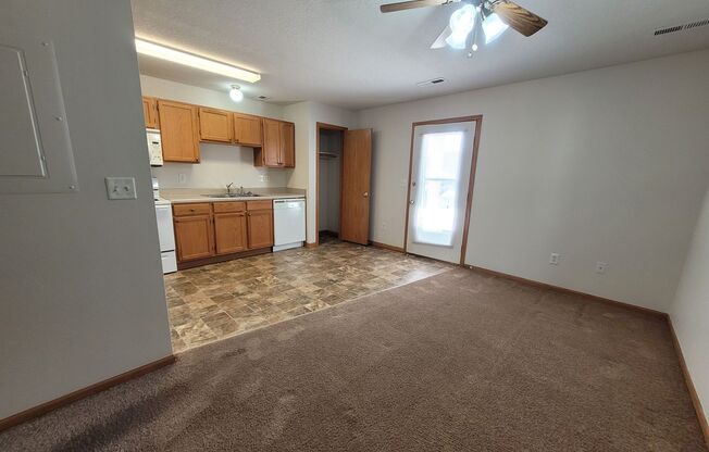 1 bed, 1 bath, 500 sqft, $825, Unit 703