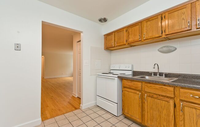 1 bed, 1 bath, $1,610, Unit 406