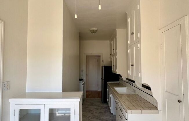 449 S Cloverdale Apartments