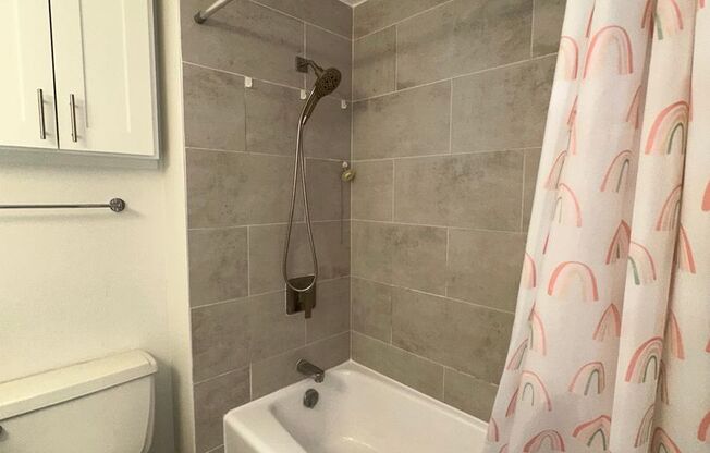 1 bed, 1 bath, $1,600, Unit A443