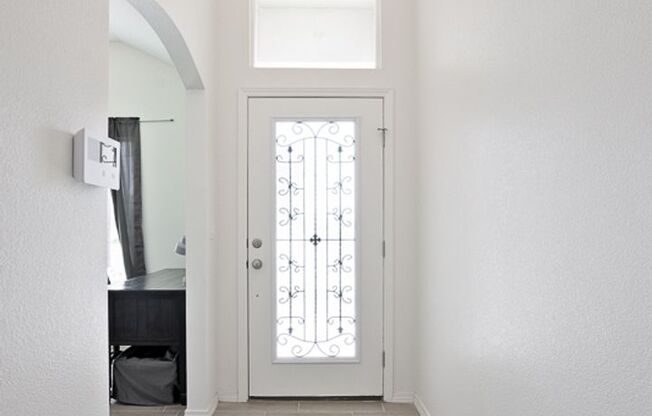 Stunning 3 bedroom, 3 bathroom home located in Canutillo