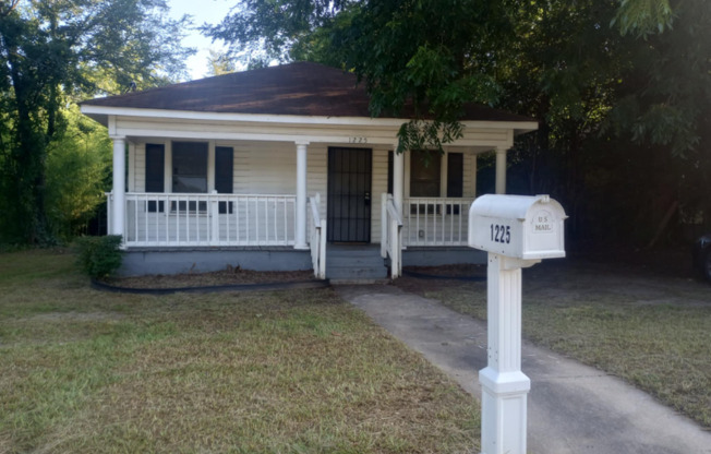 1225 GLENDALE AVE