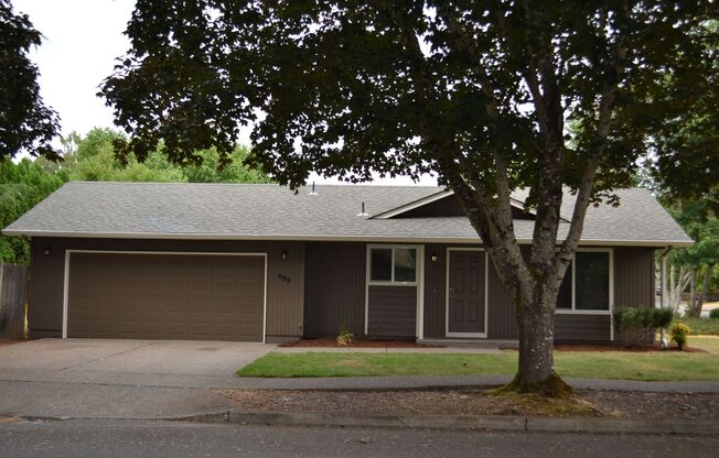 3 BEDROOM 2 BATH SINGLE LEVEL HOUSE LOCATED IN SOUTH SALEM