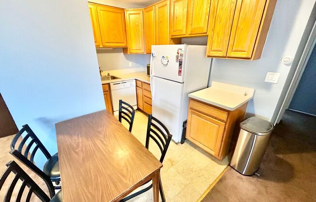 3 beds, 1 bath, 1,063 sqft, $3,675, Unit 08