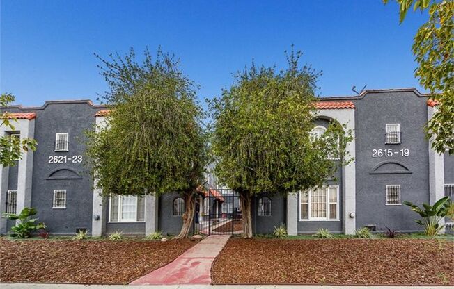 2615 S. VICTORIA AVE APTS
